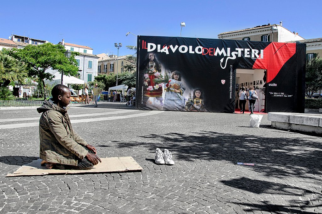Devil vs Allah di Carmine Brasiliano - - Opera Segnalata Tema Street.jpg